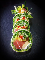 Załaduj obraz do przeglądarki galerii, Spring roll z tuńczykiem surowym (4 szt)